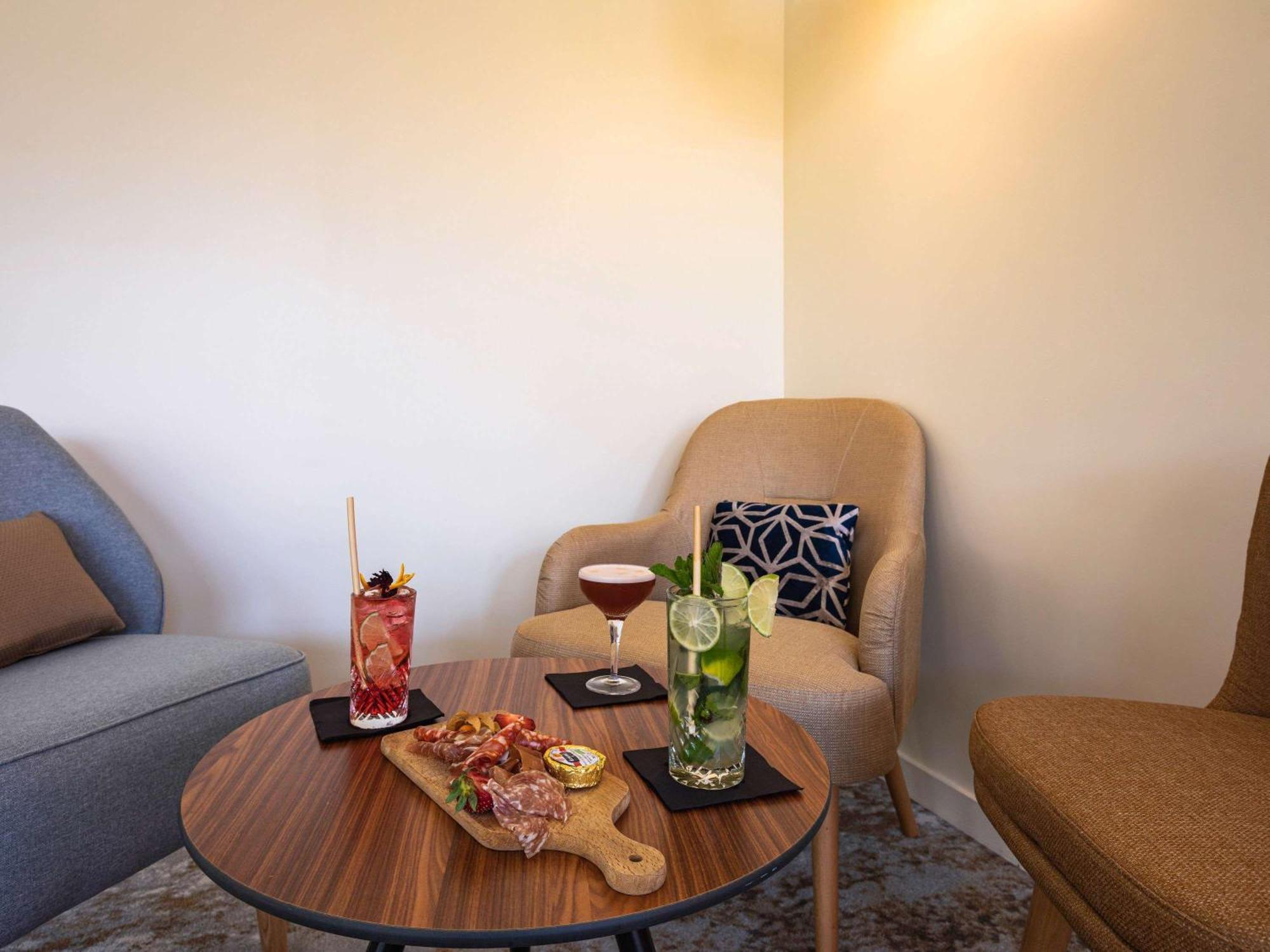 Отель Ibis Styles Aix Les Bains Domaine De Marlioz Экс-ле-Бен Экстерьер фото
